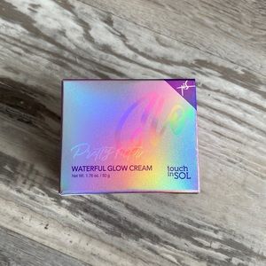 touch in SOL Pretty Filter Waterful Glow Cream